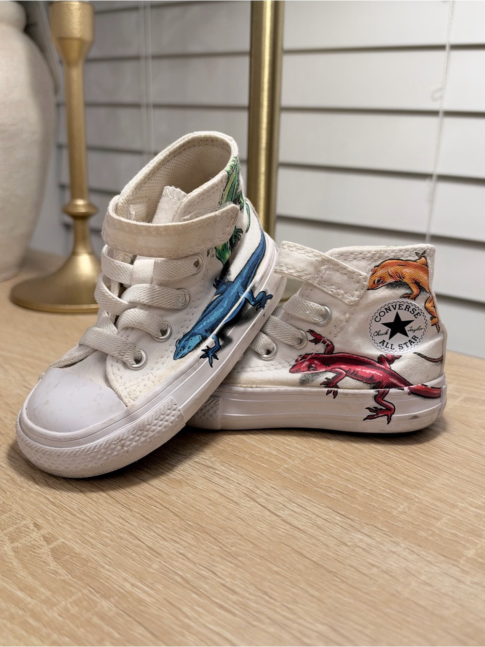 Lizard High Top Converse/chucks sz 4 toddler.